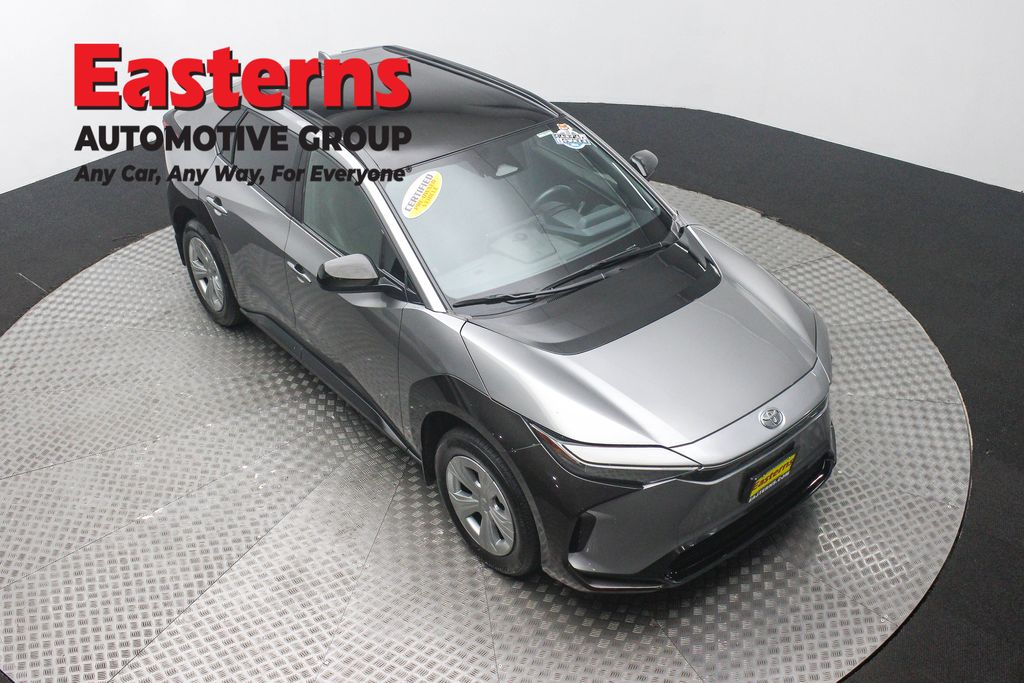 2023 Toyota bZ4X XLE photo 3