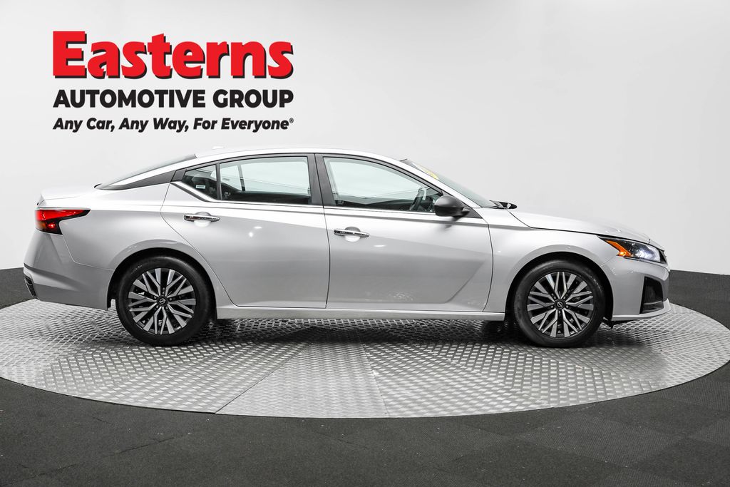 2024 Nissan Altima 2.5 SV photo 4
