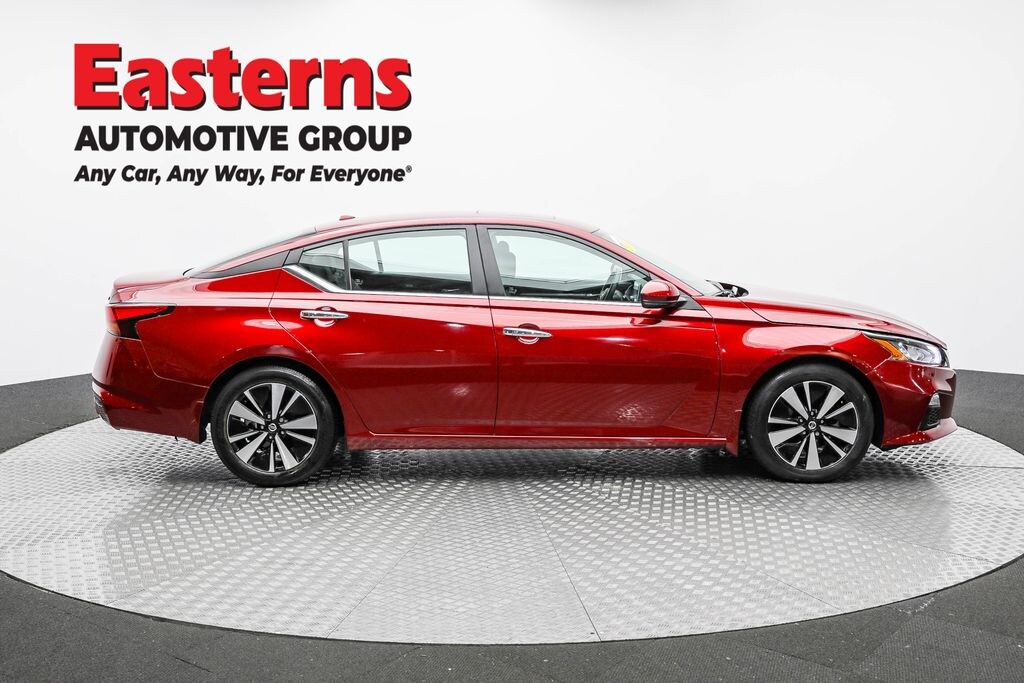 Used 2021 Nissan Altima 2.5 SV Sedan