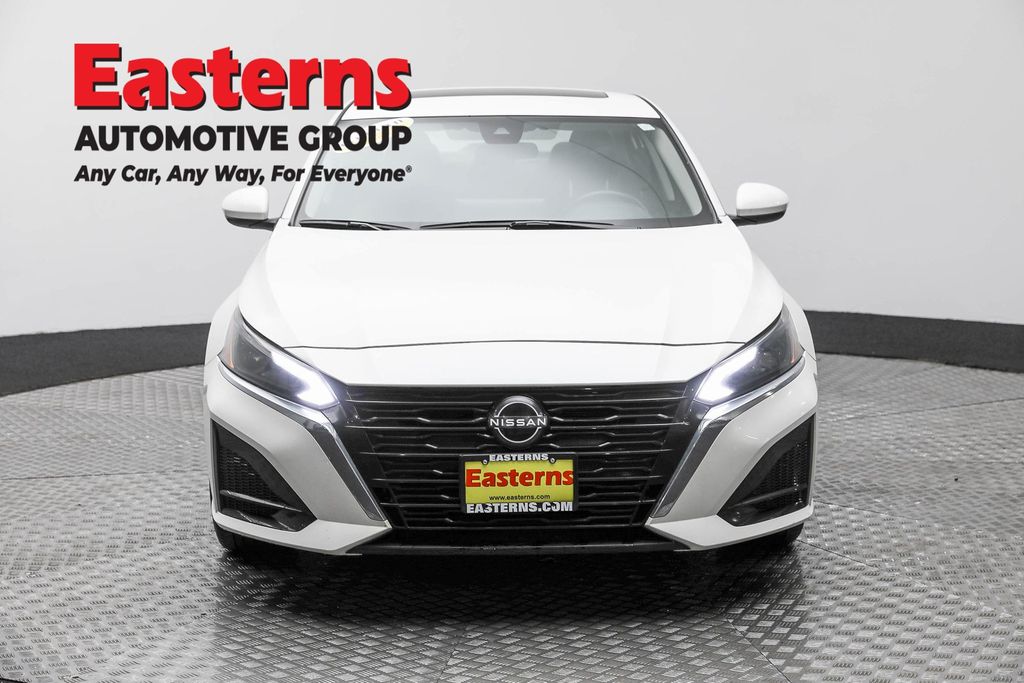 2023 Nissan Altima 2.5 SV photo 2