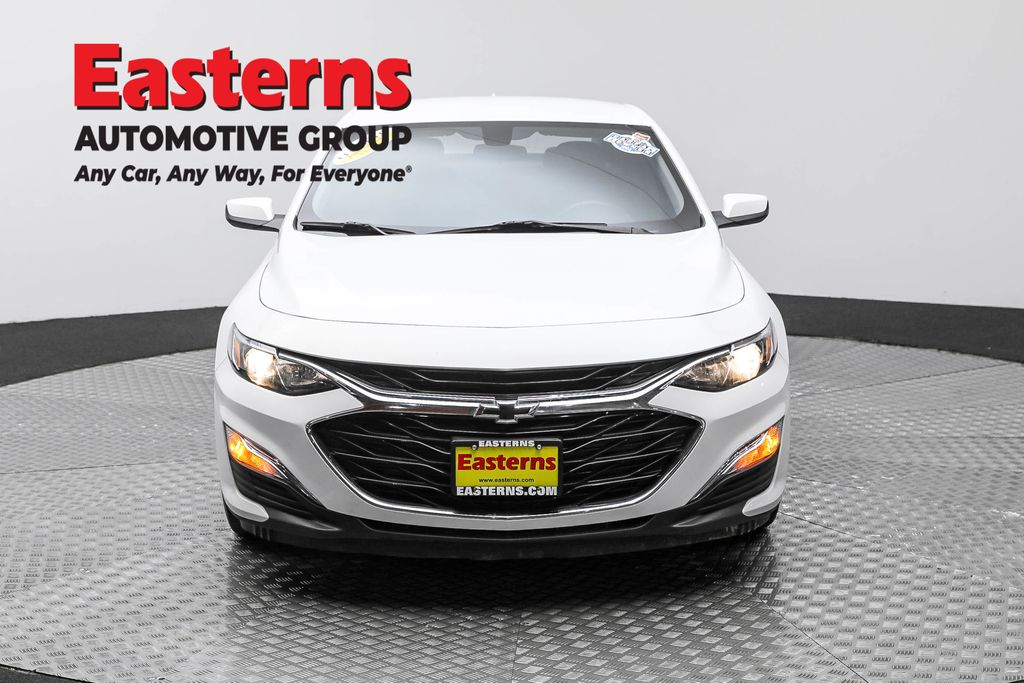 2022 Chevrolet Malibu RS photo 2