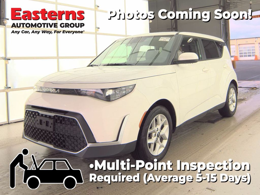 2024 Kia Soul LX's photo