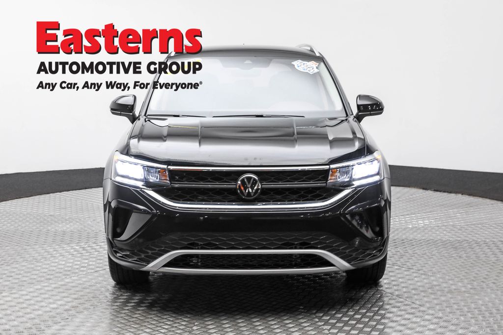 2024 Volkswagen Taos SE photo 2