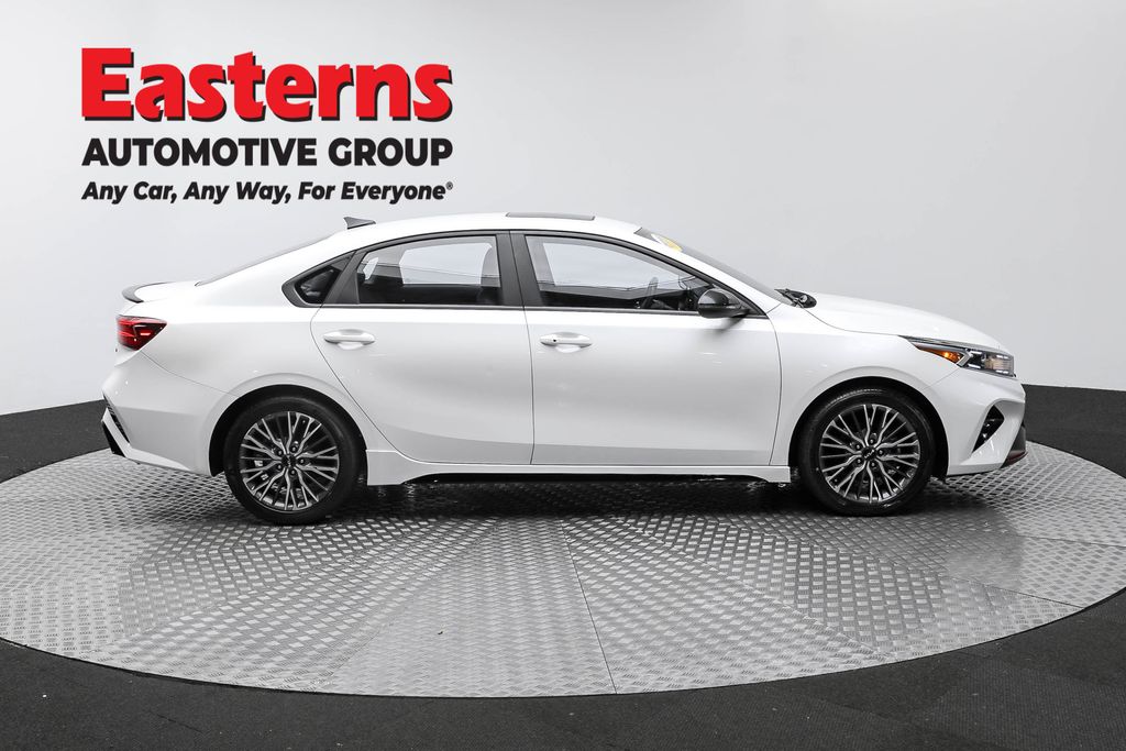 2022 Kia Forte GT-Line photo 4