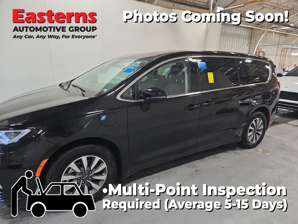 2024 Chrysler Pacifica PHEV Select
