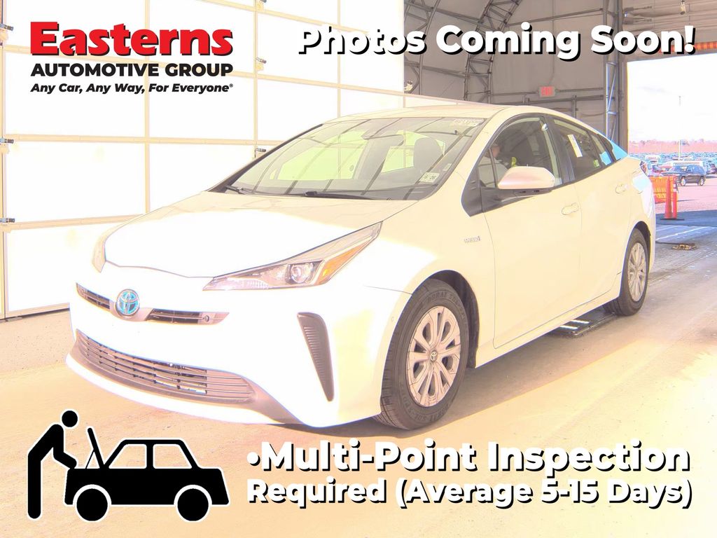 2022 Toyota Prius Base's photo