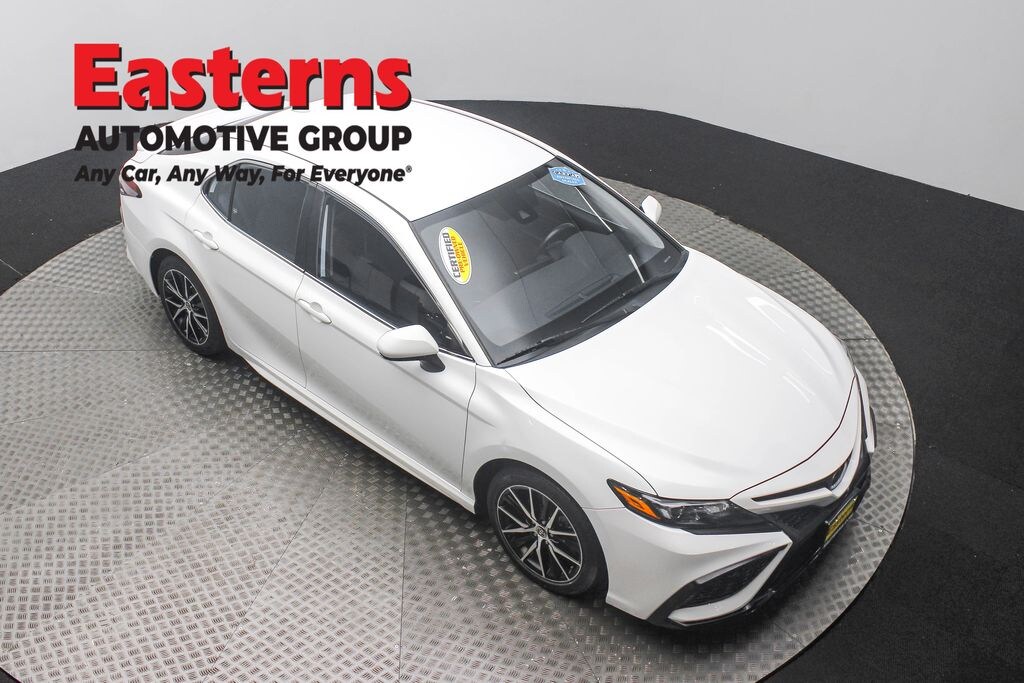 Used 2023 Toyota Camry SE Sedan