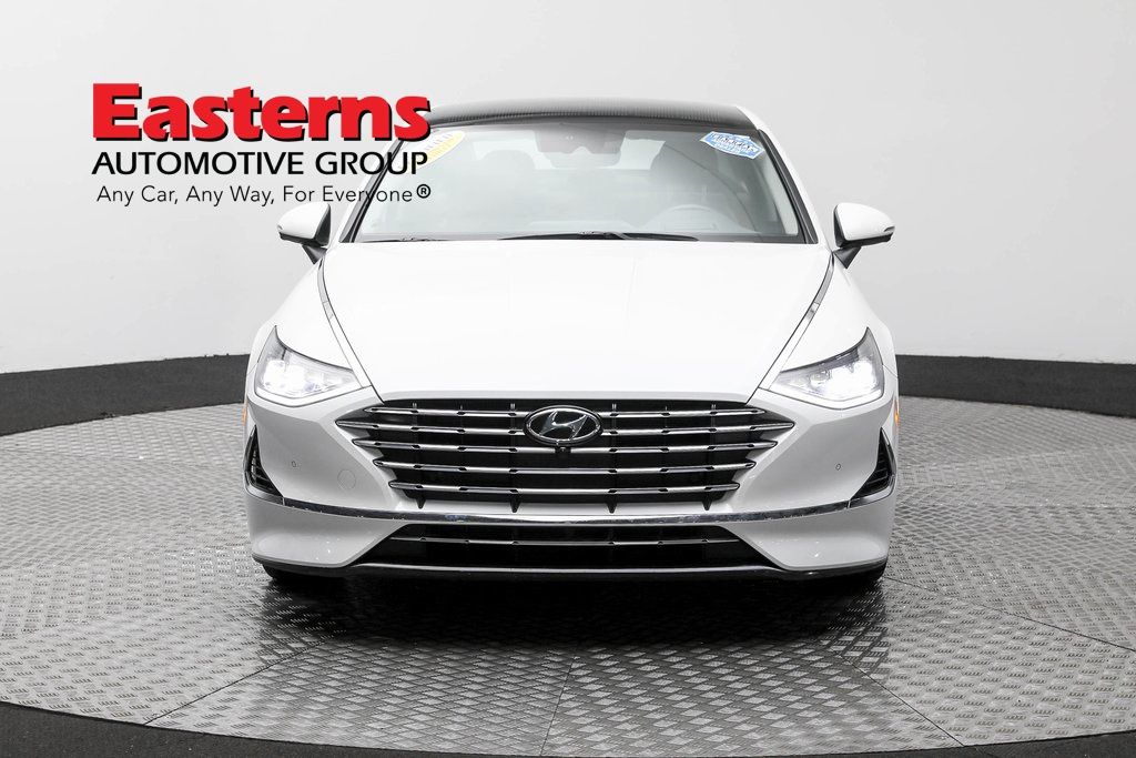 2022 Hyundai Sonata Hybrid Limited photo 2