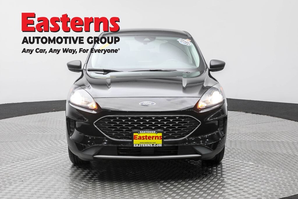 Used 2022 Ford Escape Hybrid SE SUV