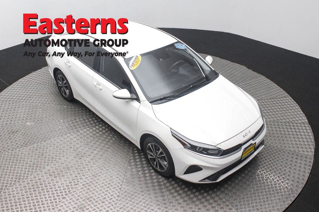 2022 Kia Forte LXS photo 3