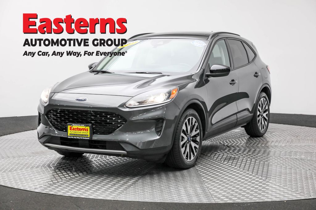 2020 Ford Escape SE's photo