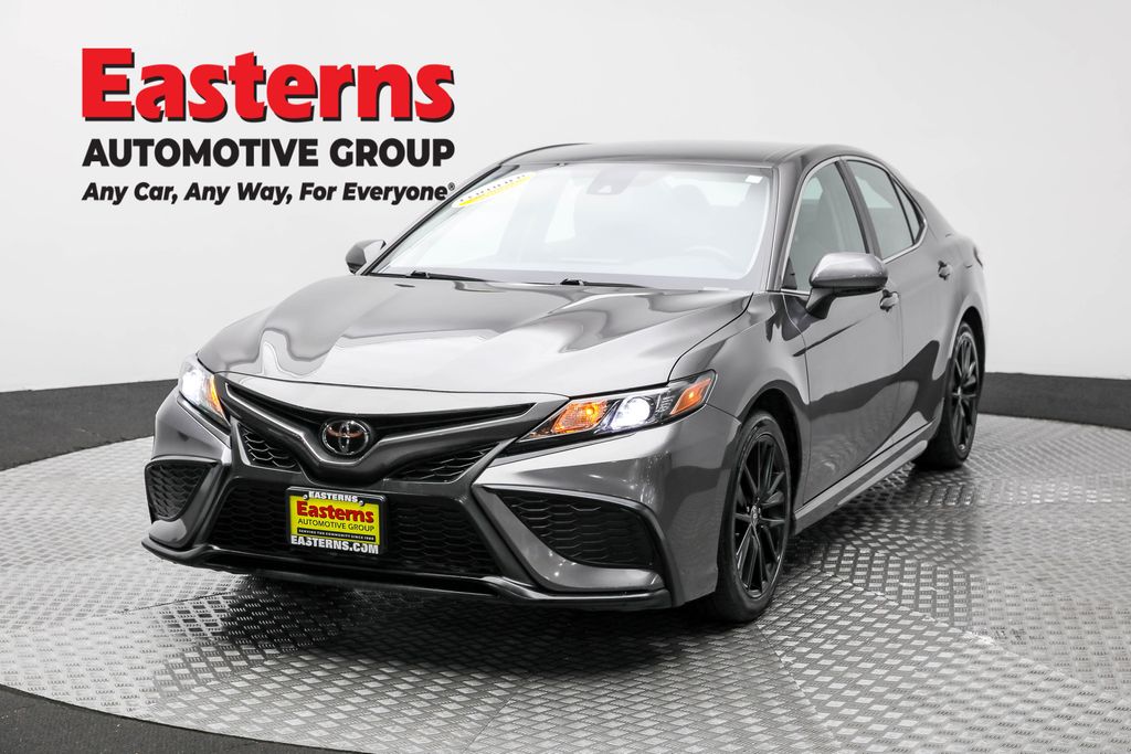 2023 Toyota Camry SE's photo