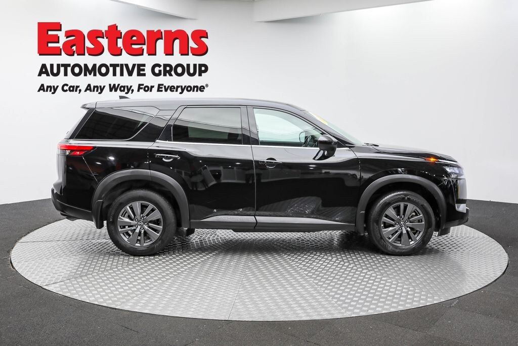 Used 2024 Nissan Pathfinder S SUV