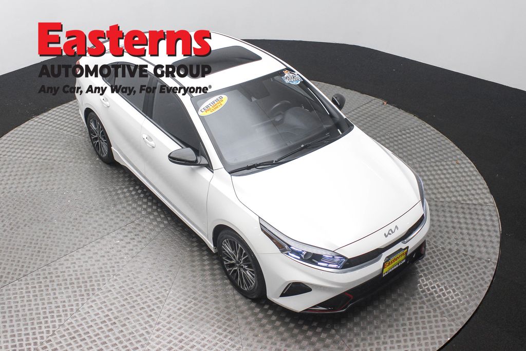 2022 Kia Forte GT-Line photo 3