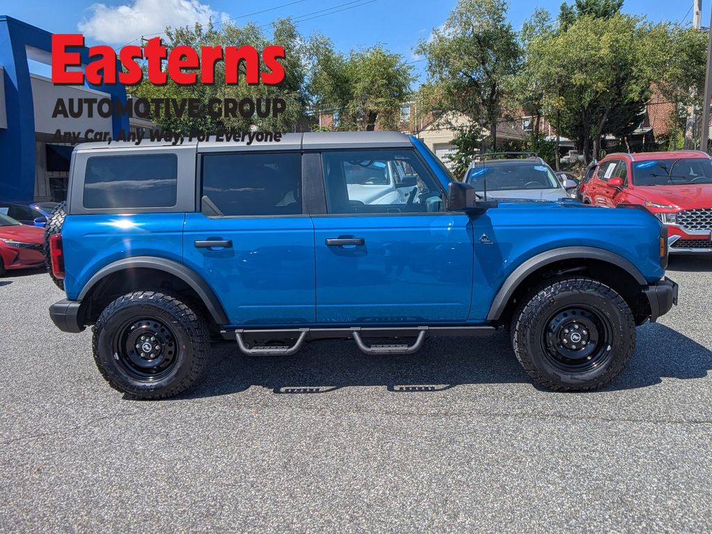 2023 Ford Bronco Black Diamond photo 3