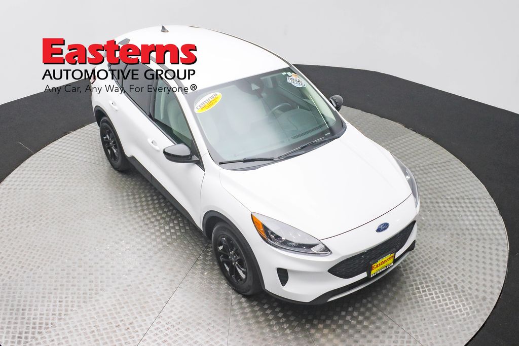 2020 Ford Escape SE Sport Hybrid photo 3