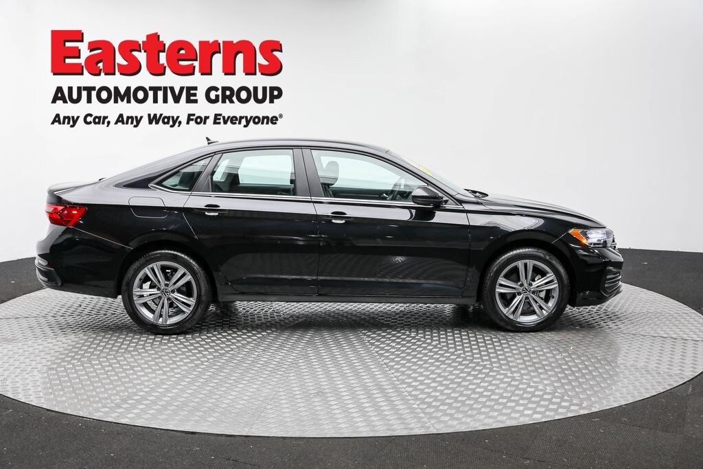 Used 2024 Volkswagen Jetta 1.5T SE Sedan