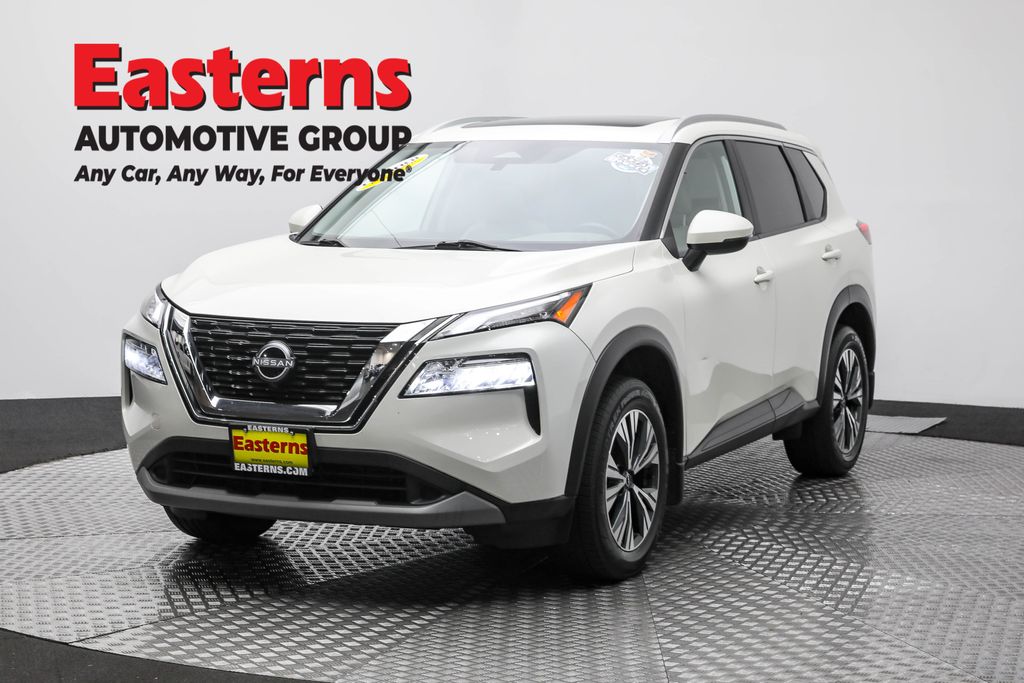 2022 Nissan Rogue SV's photo