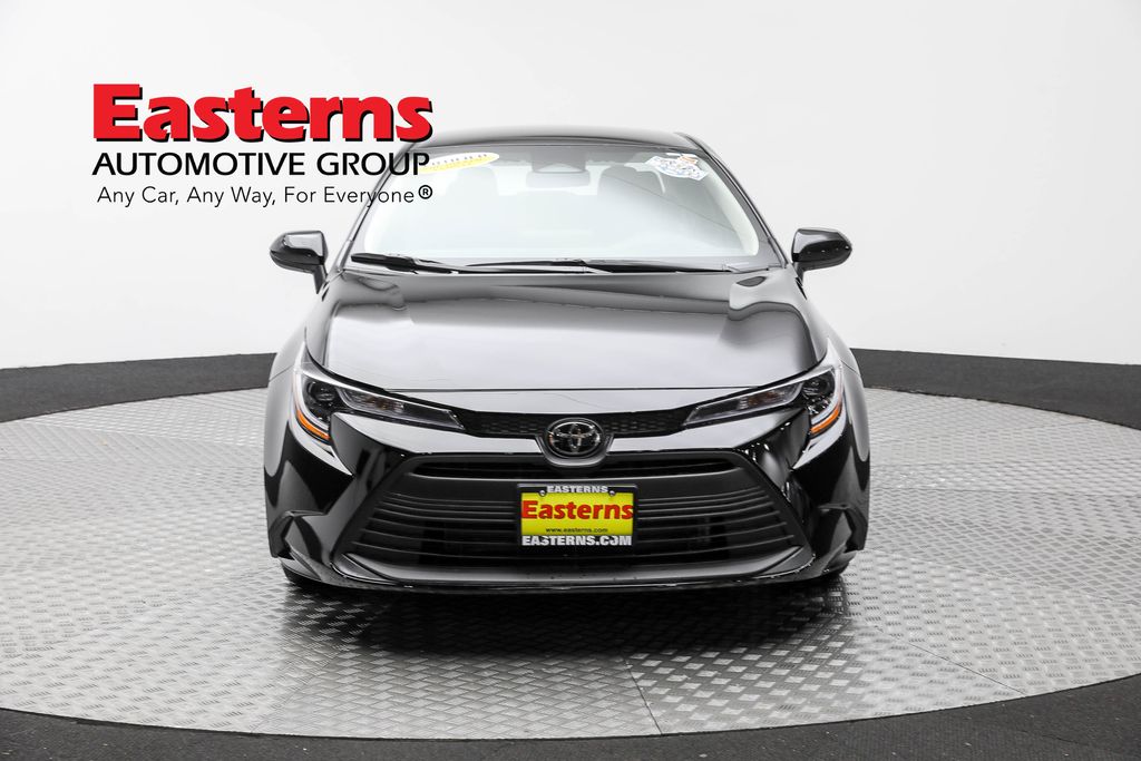 2025 Toyota Corolla LE photo 2