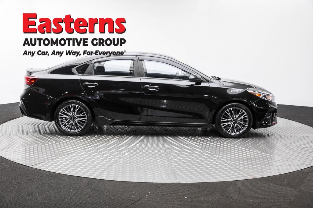 2023 Kia Forte GT-Line photo 4