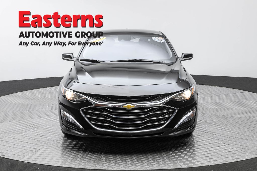 2023 Chevrolet Malibu 1LT photo 2