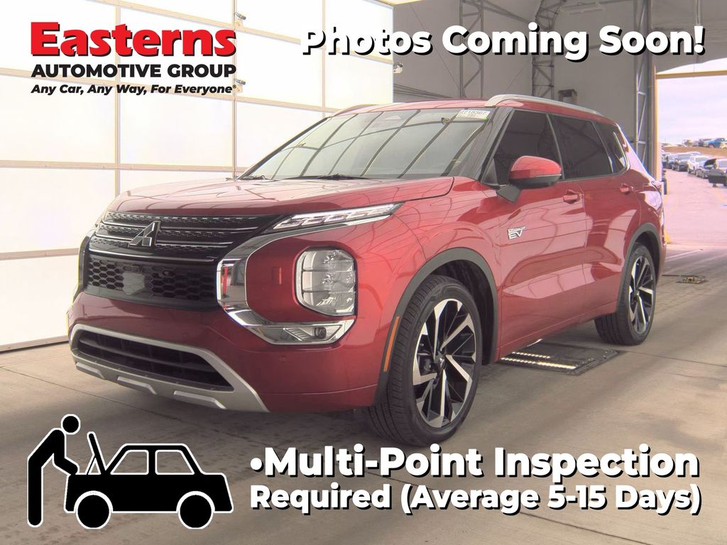 2023 Mitsubishi Outlander Plug-In Hybrid SEL's photo