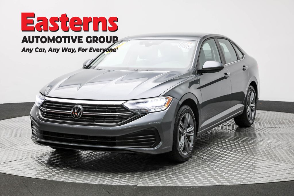 2024 Volkswagen Jetta SE's photo