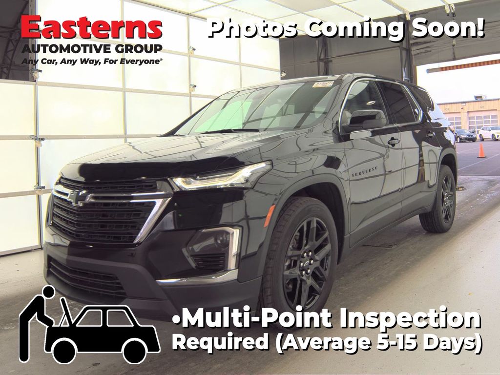2022 Chevrolet Traverse LS's photo