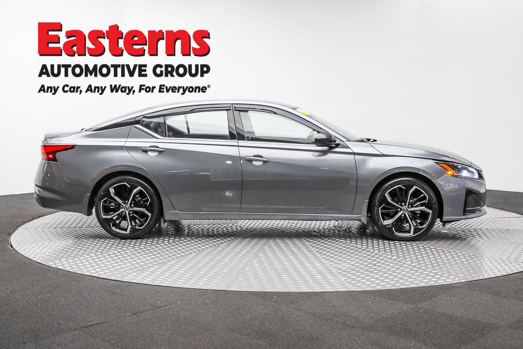 2024 Nissan Altima 2.5 SR photo 4