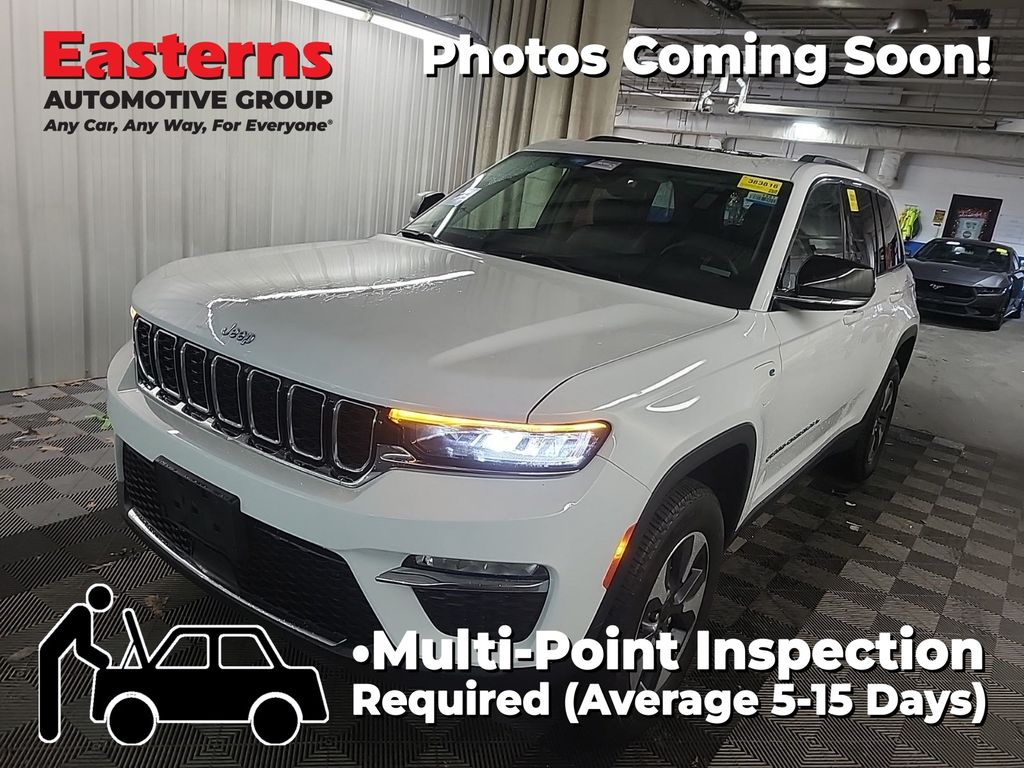 2022 Jeep Grand Cherokee 4xe's photo