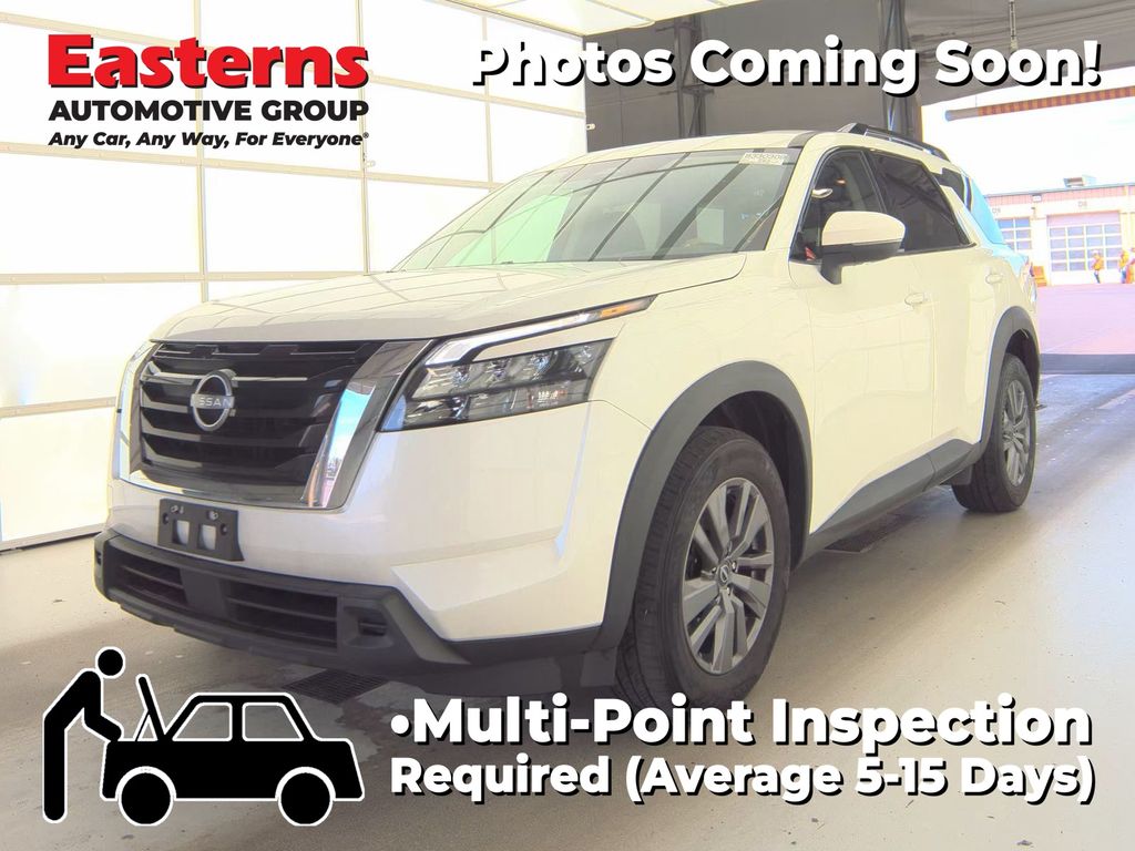 2023 Nissan Pathfinder SV 4WD's photo