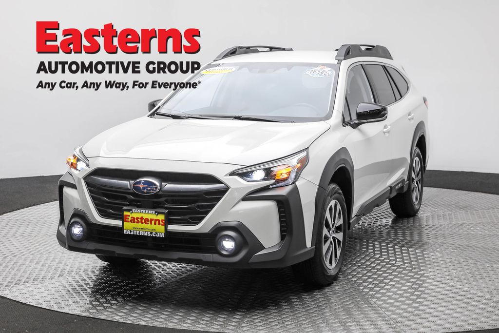 2024 Subaru Outback Premium's photo