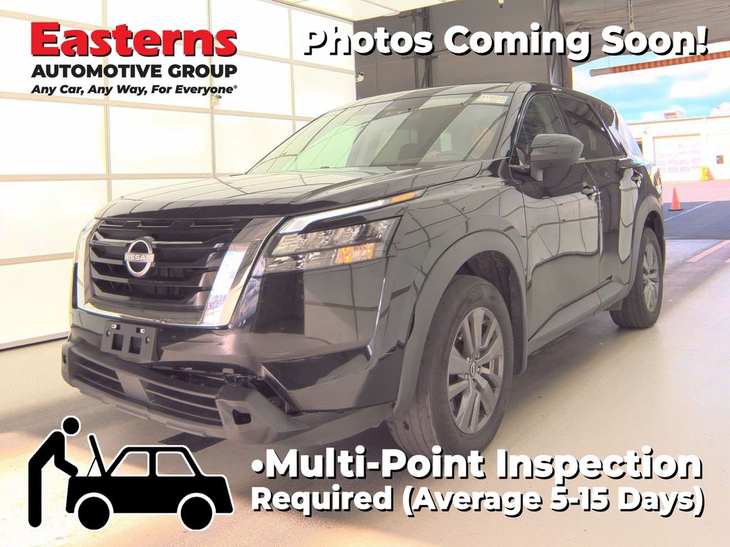 2024 Nissan Pathfinder S's photo