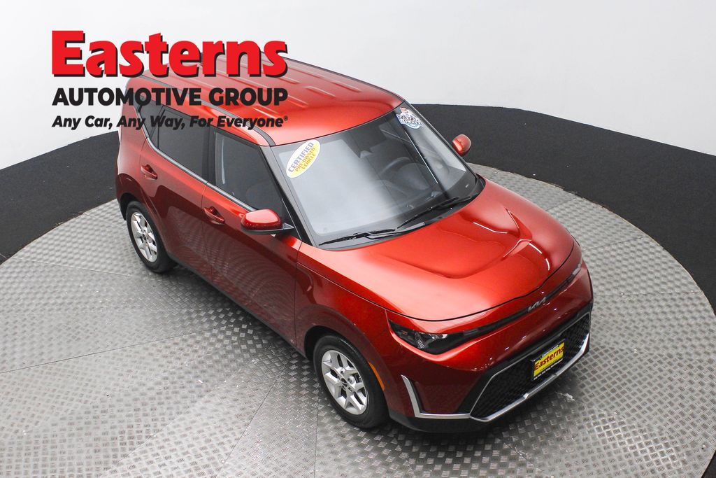 2023 Kia Soul LX photo 3