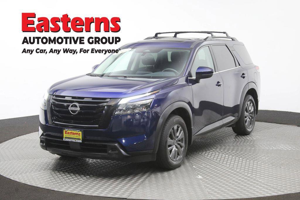 2023 Nissan Pathfinder SV