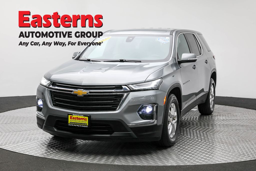 2023 Chevrolet Traverse LS's photo