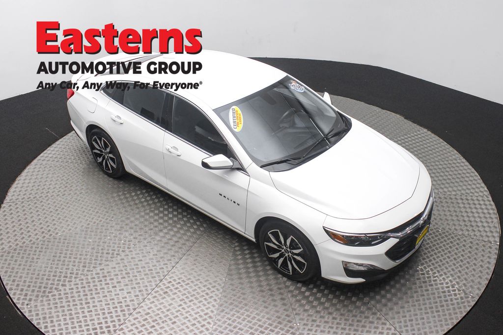 2022 Chevrolet Malibu RS photo 3