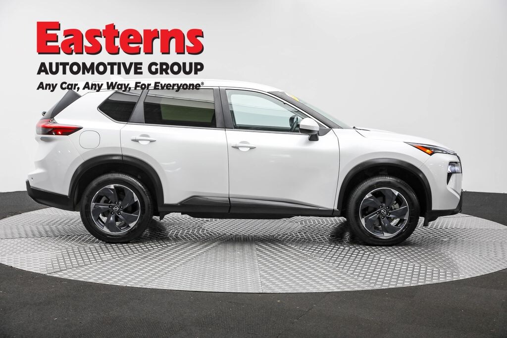 Used 2024 Nissan Rogue SV SUV