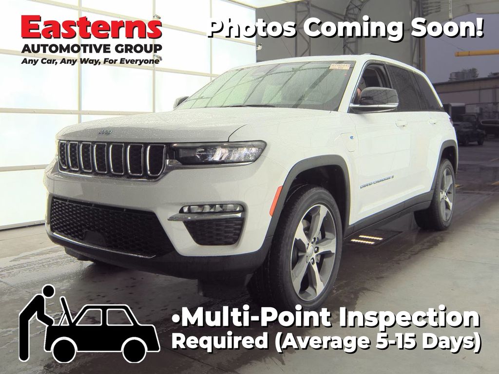 2022 Jeep Grand Cherokee 4xe's photo