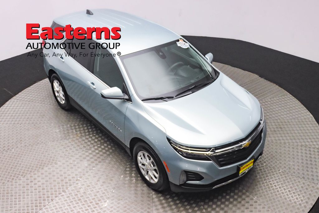 2022 Chevrolet Equinox LT photo 3