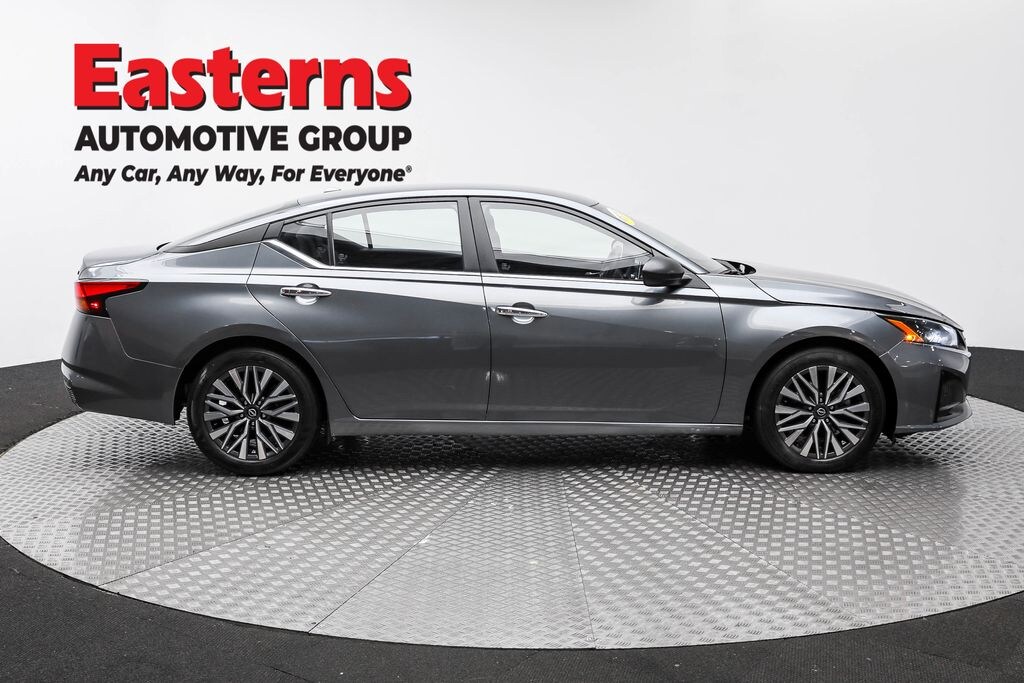 Used 2024 Nissan Altima 2.5 SV Sedan