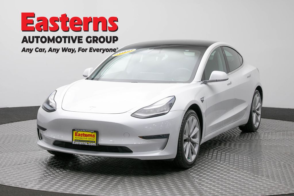 2019 Tesla Model 3 Rear-Wheel Drive Mid Range's photo