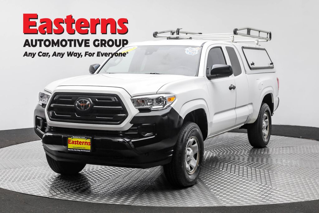 2019 Toyota Tacoma SR's photo