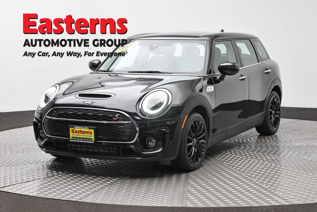 2023 MINI Clubman Cooper S's photo