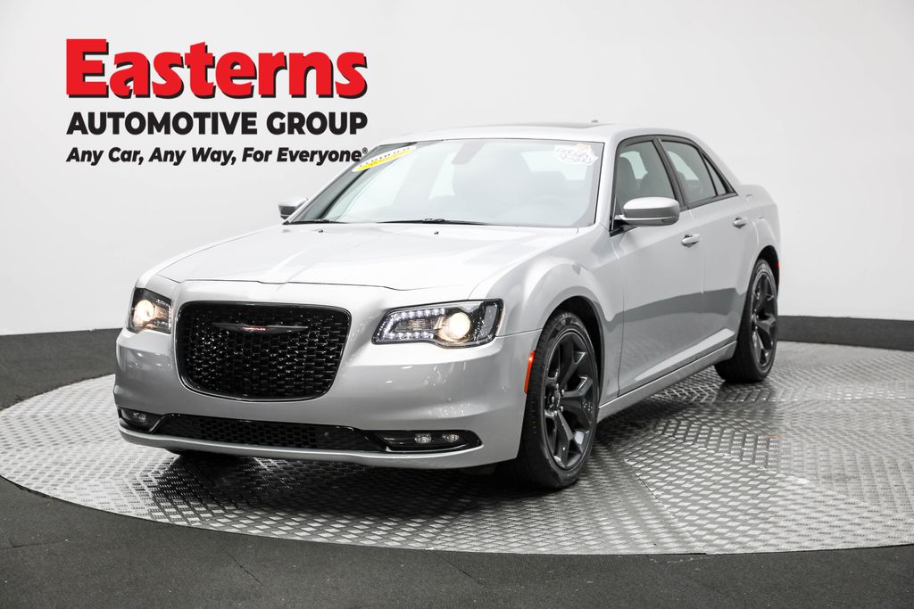 2023 Chrysler 300 S's photo