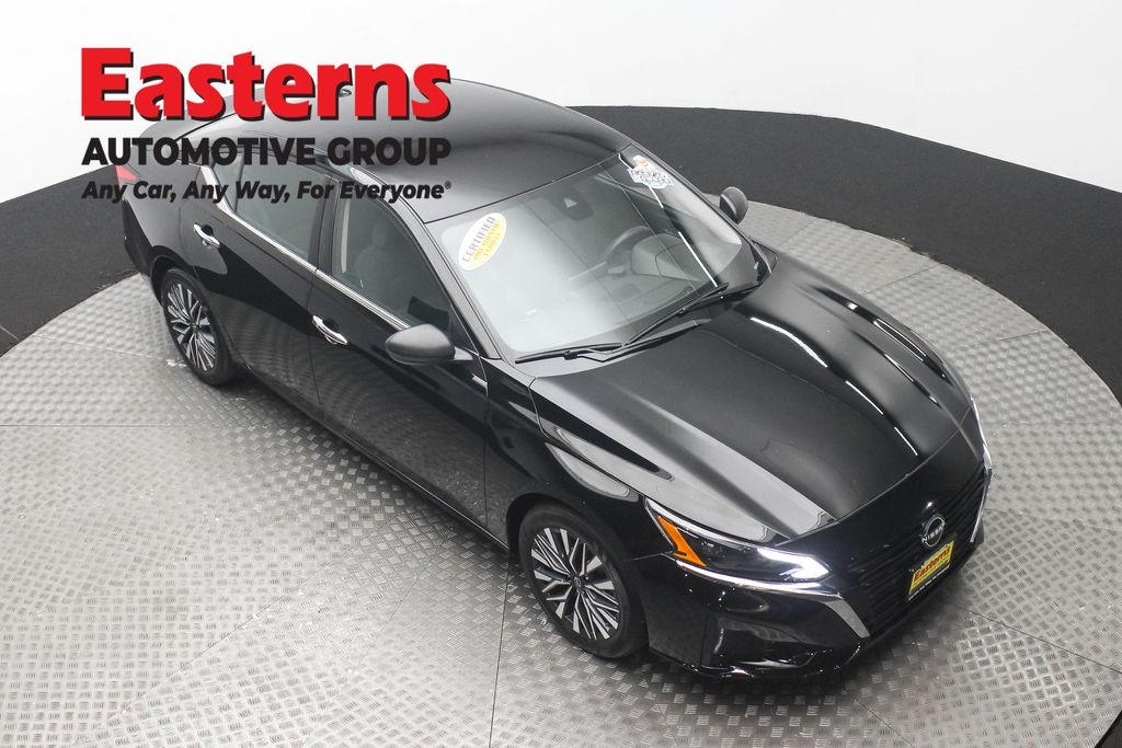 Used 2024 Nissan Altima 2.5 SV Sedan