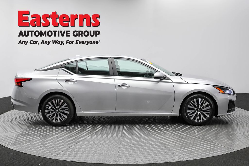 2023 Nissan Altima 2.5 SV photo 4