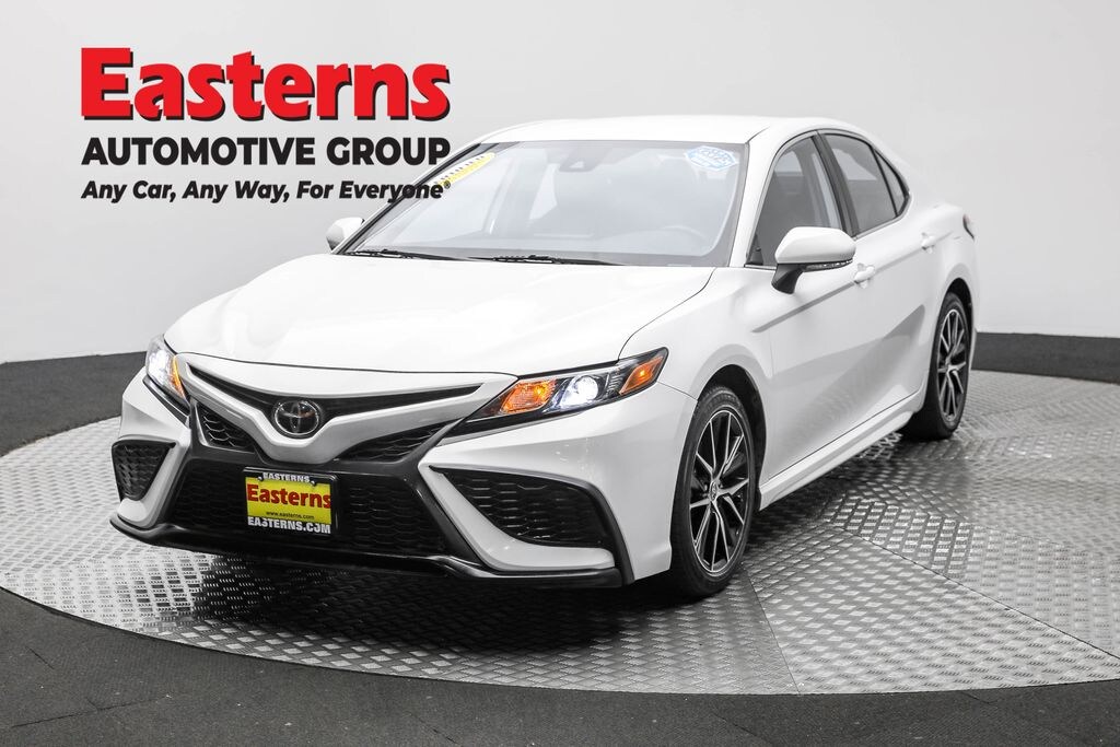 Used 2023 Toyota Camry SE Sedan