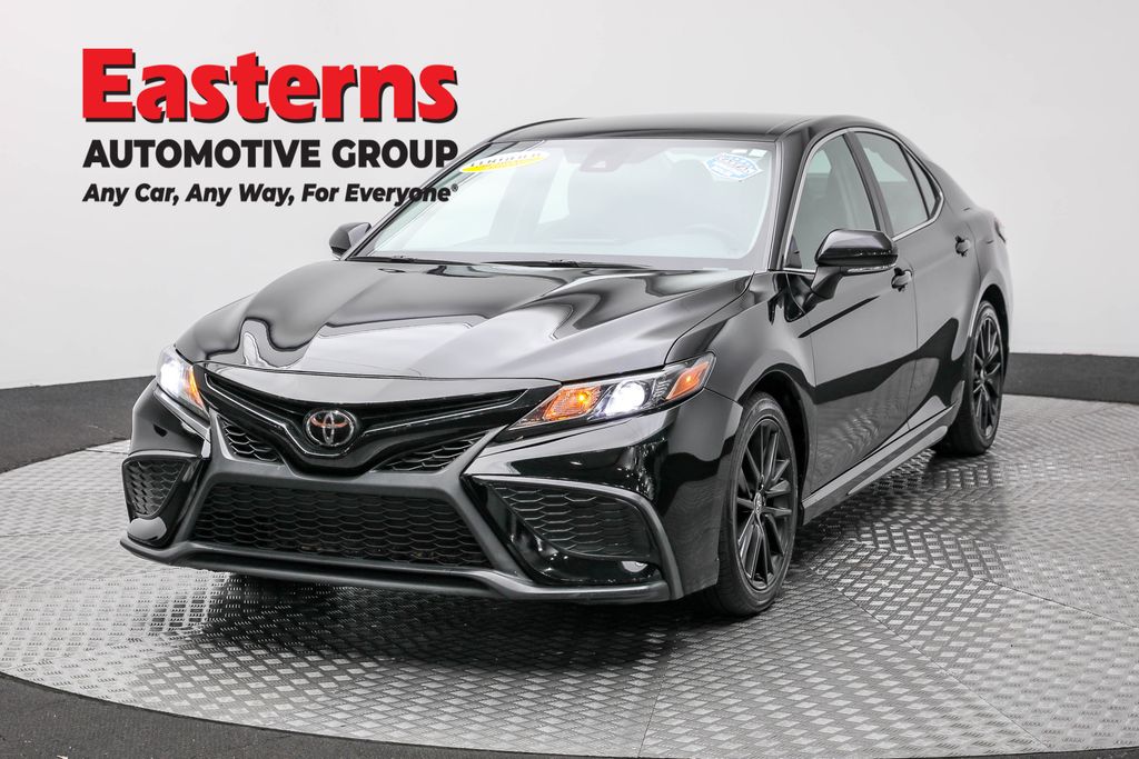 2023 Toyota Camry SE's photo