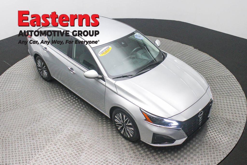 2023 Nissan Altima 2.5 SV photo 3